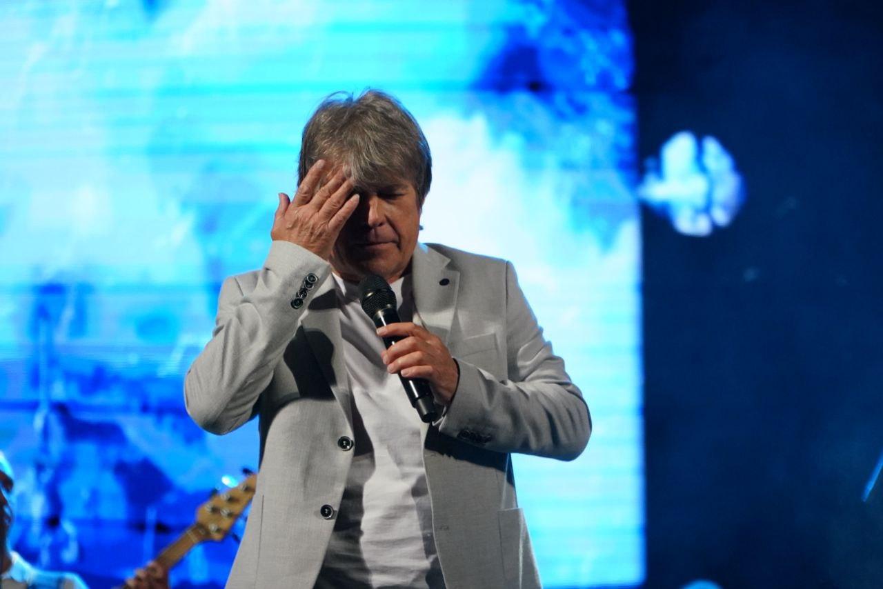 Фото Фанаты рвутся на сцену. В Новосибирске опубликованы кадры с концерта певца Алексея Глызина. ОНЛАЙН 7 - Сиб.ФМ Фото Фанаты рвутся на сцену. В Новосибирске опубликованы кадры с концерта певца Алексея Глызина. ОНЛАЙН 7